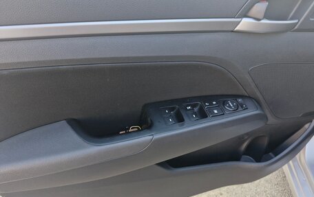 Hyundai Elantra VI рестайлинг, 2017 год, 1 522 000 рублей, 10 фотография