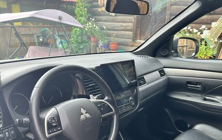 Mitsubishi Outlander III рестайлинг 3, 2012 год, 1 400 000 рублей, 6 фотография