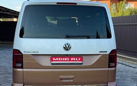 Volkswagen Multivan T6 рестайлинг, 2020 год, 4 990 000 рублей, 5 фотография