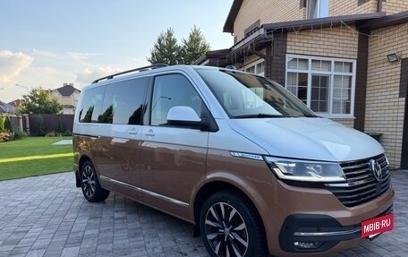 Volkswagen Multivan T6 рестайлинг, 2020 год, 4 990 000 рублей, 3 фотография