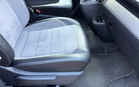 Volkswagen Multivan T6 рестайлинг, 2020 год, 4 990 000 рублей, 14 фотография