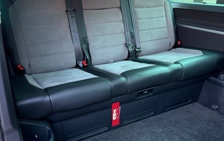 Volkswagen Multivan T6 рестайлинг, 2020 год, 4 990 000 рублей, 15 фотография