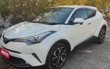 Toyota C-HR I рестайлинг, 2018 год, 2 100 000 рублей, 1 фотография
