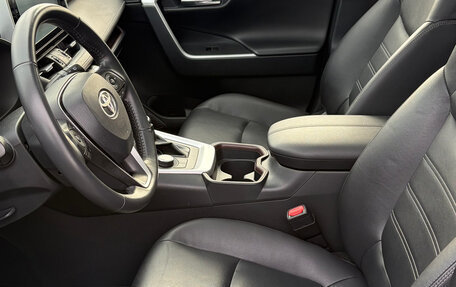 Toyota RAV4, 2019 год, 2 999 999 рублей, 9 фотография