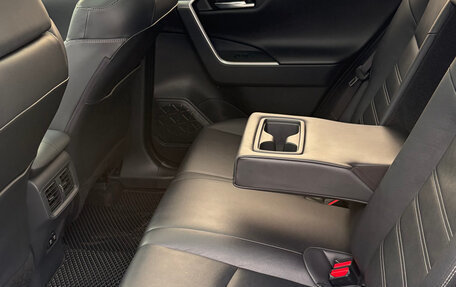 Toyota RAV4, 2019 год, 2 999 999 рублей, 10 фотография