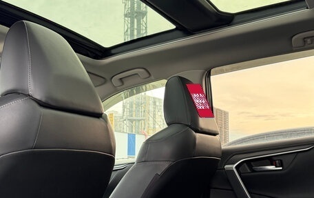 Toyota RAV4, 2019 год, 2 999 999 рублей, 7 фотография