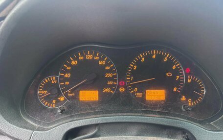 Toyota Avensis III рестайлинг, 2004 год, 439 000 рублей, 5 фотография