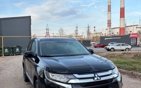 Mitsubishi Outlander III рестайлинг 3, 2018 год, 2 100 000 рублей, 1 фотография