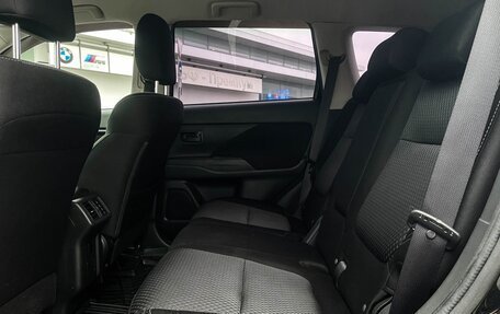 Mitsubishi Outlander III рестайлинг 3, 2019 год, 2 277 000 рублей, 10 фотография