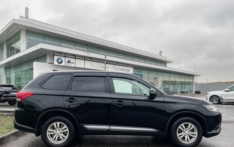Mitsubishi Outlander III рестайлинг 3, 2019 год, 2 277 000 рублей, 4 фотография