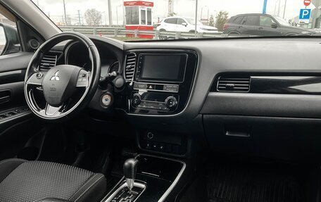 Mitsubishi Outlander III рестайлинг 3, 2019 год, 2 277 000 рублей, 9 фотография