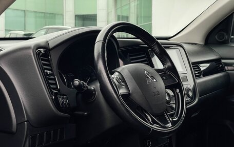 Mitsubishi Outlander III рестайлинг 3, 2019 год, 2 277 000 рублей, 13 фотография