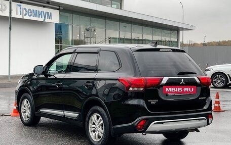 Mitsubishi Outlander III рестайлинг 3, 2019 год, 2 277 000 рублей, 7 фотография