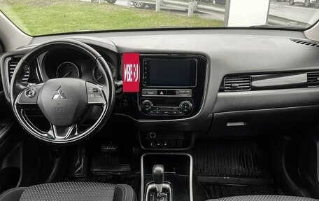 Mitsubishi Outlander III рестайлинг 3, 2019 год, 2 277 000 рублей, 12 фотография