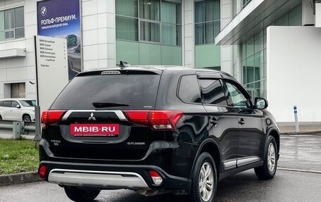 Mitsubishi Outlander III рестайлинг 3, 2019 год, 2 277 000 рублей, 5 фотография