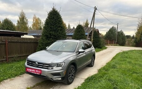 Volkswagen Tiguan II, 2019 год, 2 700 000 рублей, 2 фотография