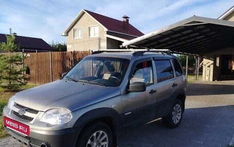 Chevrolet Niva I рестайлинг, 2012 год, 550 000 рублей, 4 фотография