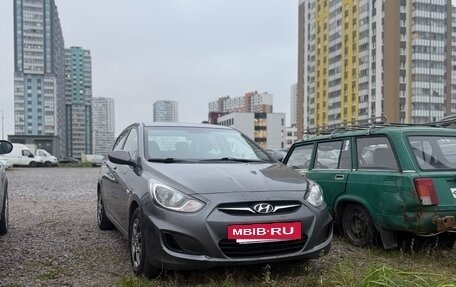 Hyundai Solaris II рестайлинг, 2011 год, 420 000 рублей, 2 фотография