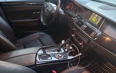 BMW 5 серия, 2013 год, 1 600 000 рублей, 2 фотография