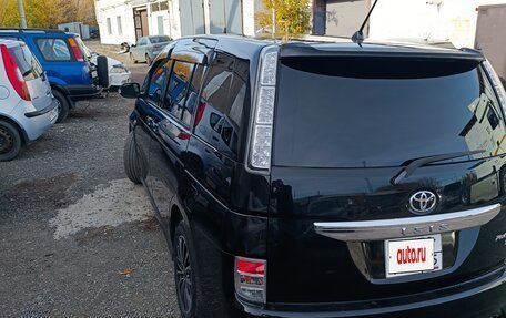 Toyota ISis I, 2011 год, 1 400 000 рублей, 8 фотография
