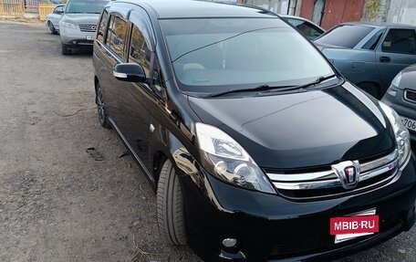 Toyota ISis I, 2011 год, 1 400 000 рублей, 3 фотография