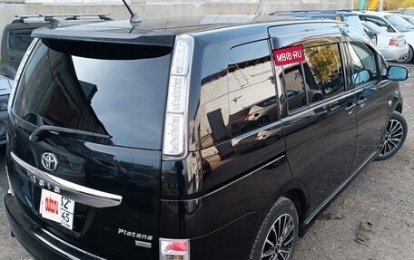 Toyota ISis I, 2011 год, 1 400 000 рублей, 7 фотография