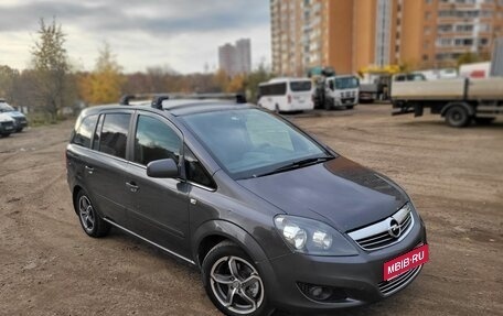 Opel Zafira B, 2011 год, 520 000 рублей, 1 фотография