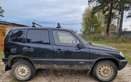 Chevrolet Niva I рестайлинг, 2005 год, 150 000 рублей, 3 фотография