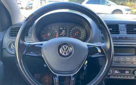Volkswagen Polo VI (EU Market), 2015 год, 1 055 000 рублей, 11 фотография
