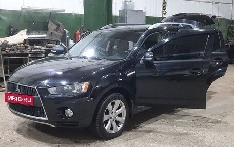Mitsubishi Outlander III рестайлинг 3, 2010 год, 1 150 000 рублей, 2 фотография