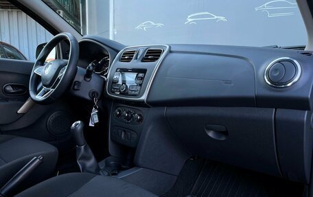 Renault Logan II, 2019 год, 947 800 рублей, 7 фотография