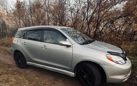 Toyota Matrix, 2004 год, 710 000 рублей, 2 фотография
