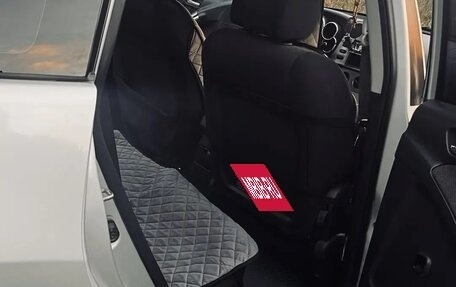 Toyota Matrix, 2004 год, 710 000 рублей, 14 фотография