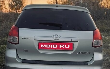 Toyota Matrix, 2004 год, 710 000 рублей, 17 фотография