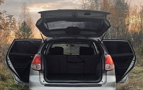 Toyota Matrix, 2004 год, 710 000 рублей, 31 фотография