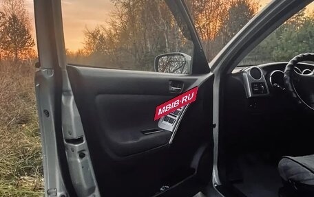 Toyota Matrix, 2004 год, 710 000 рублей, 22 фотография