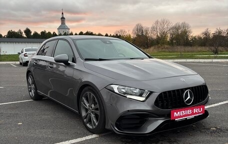 Mercedes-Benz A-Класс, 2019 год, 2 130 000 рублей, 2 фотография