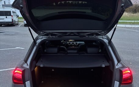 Mercedes-Benz A-Класс, 2019 год, 2 130 000 рублей, 11 фотография