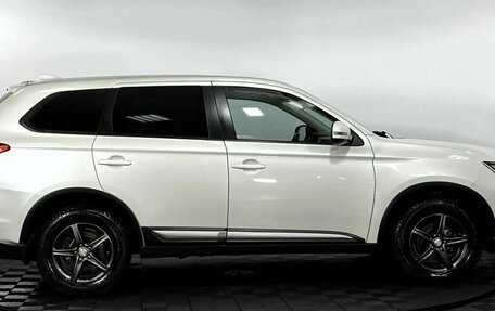 Mitsubishi Outlander III рестайлинг 3, 2018 год, 1 800 000 рублей, 5 фотография