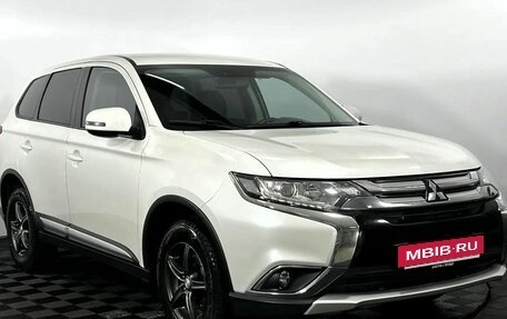 Mitsubishi Outlander III рестайлинг 3, 2018 год, 1 800 000 рублей, 4 фотография