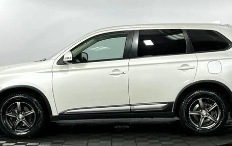 Mitsubishi Outlander III рестайлинг 3, 2018 год, 1 800 000 рублей, 9 фотография