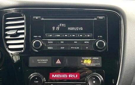 Mitsubishi Outlander III рестайлинг 3, 2018 год, 1 800 000 рублей, 15 фотография