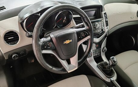 Chevrolet Cruze II, 2011 год, 570 000 рублей, 12 фотография