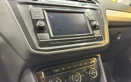 Volkswagen Tiguan II, 2018 год, 2 499 000 рублей, 14 фотография