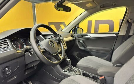 Volkswagen Tiguan II, 2018 год, 2 499 000 рублей, 12 фотография