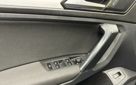 Volkswagen Tiguan II, 2018 год, 2 499 000 рублей, 13 фотография