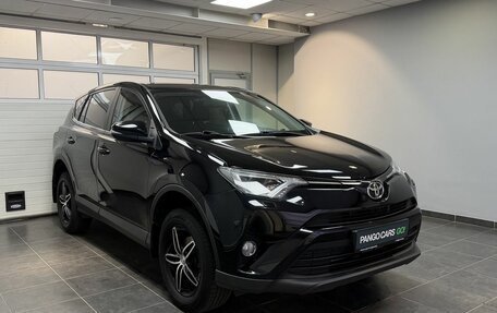 Toyota RAV4, 2018 год, 2 430 000 рублей, 3 фотография