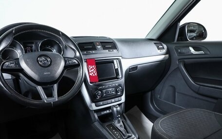 Skoda Yeti I рестайлинг, 2016 год, 1 449 000 рублей, 8 фотография