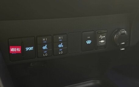 Toyota RAV4, 2017 год, 2 150 000 рублей, 14 фотография