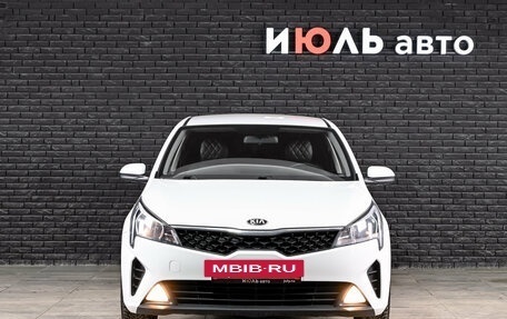 KIA Rio IV, 2021 год, 1 700 000 рублей, 3 фотография